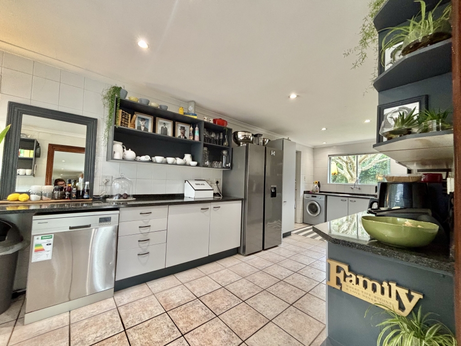 5 Bedroom Property for Sale in Vierlanden Western Cape